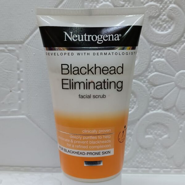 Neutrogena Blackhead Eliminating Facial Scrub 150ml